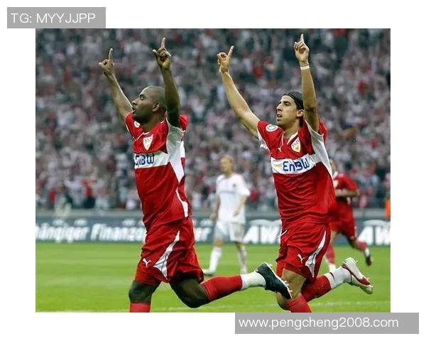 亨克与贝西克塔展开激烈对决谁能在这场比赛中笑到最后